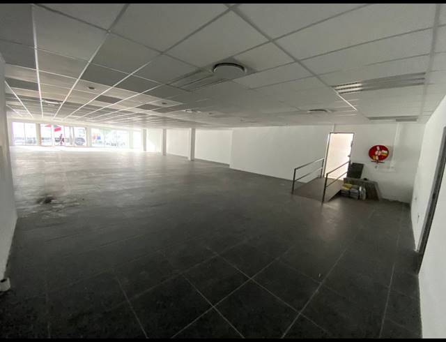 530M² OFFICE TO LET IN SOMERSET WEST CENTRAL